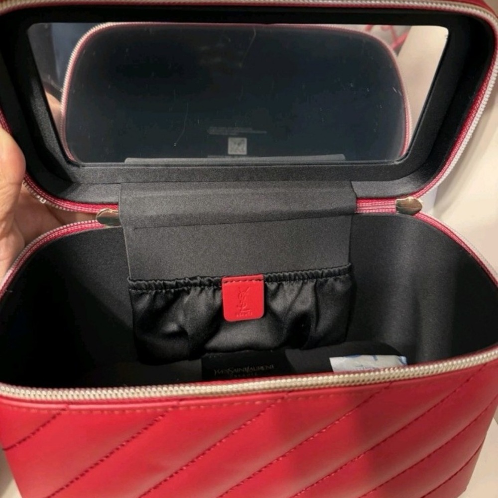 Ysl Yves Saint Laurent Beauty Premium Vanity red makeup case w mirror new in box - Picture 6 of 8